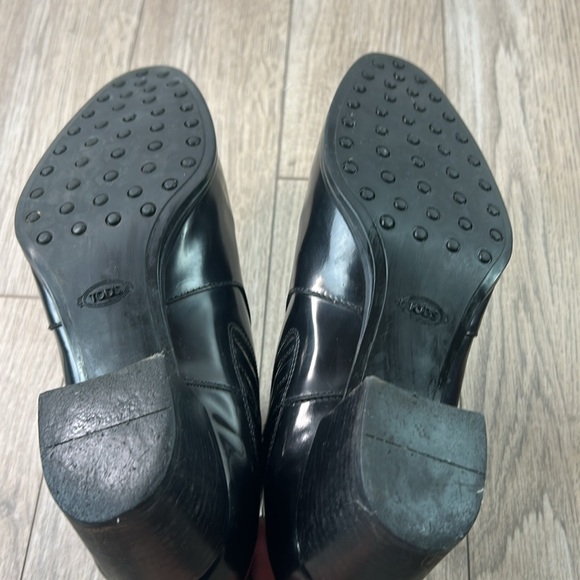 Tod’s semi-glossy leather black pull on booties 40.5 - Picture 9 of 10